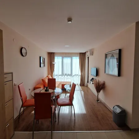 Premier With Pool & Sea View Апарт-готель 4*