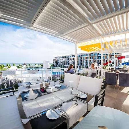 Premier With Pool & Sea View Апарт-готель 4*