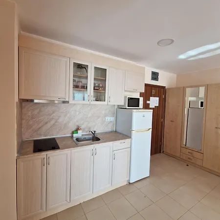 Premier With Pool & Sea View *
