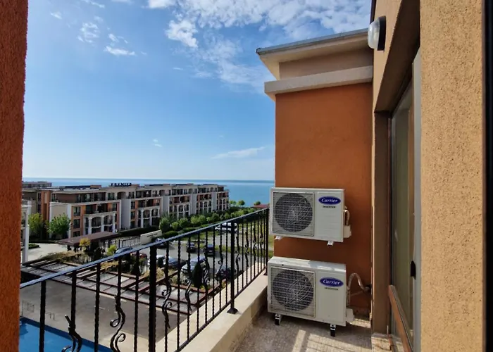 Premier With Pool & Sea View 4* Sveti Vlas